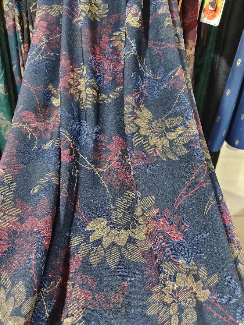 2025女装流行面料有哪些？-图1