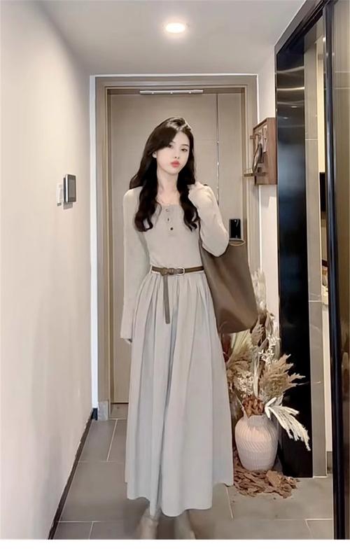 2025秋款女装裙,流行趋势如何?-图3 2025秋款女装裙,流行趋势如何?-图3