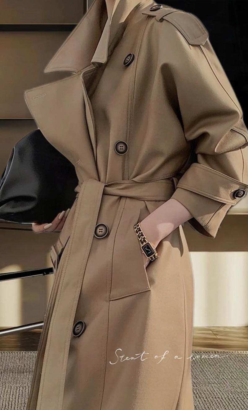 英伦风衣女装街拍，如何穿出高级感？-图1