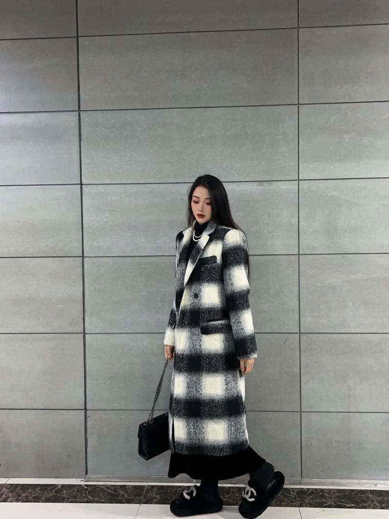 格子长款女大衣怎么选？-图2