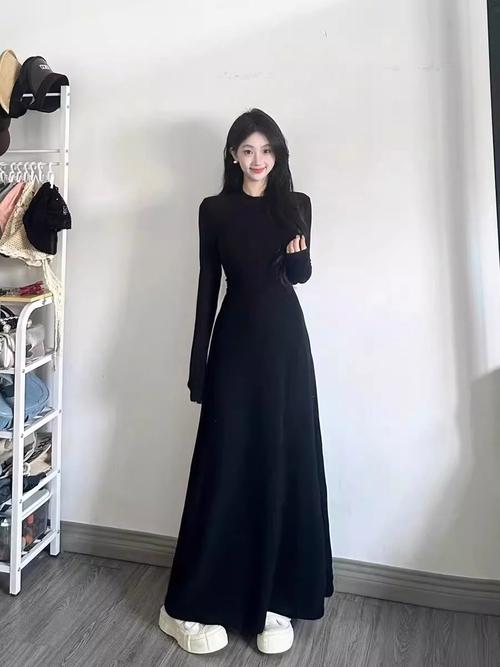 秋季女装长袖连衣裙怎么选？-图2