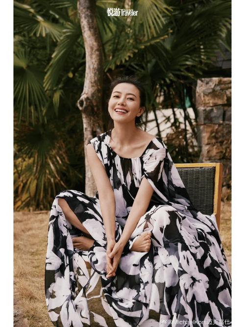 高圆圆代言的女装图片，风格如何？-图1