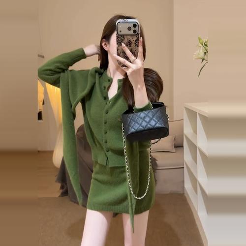 2025女装搭配,流行趋势怎么搭?-图3 2025女装搭配,流行趋势怎么搭?-图3