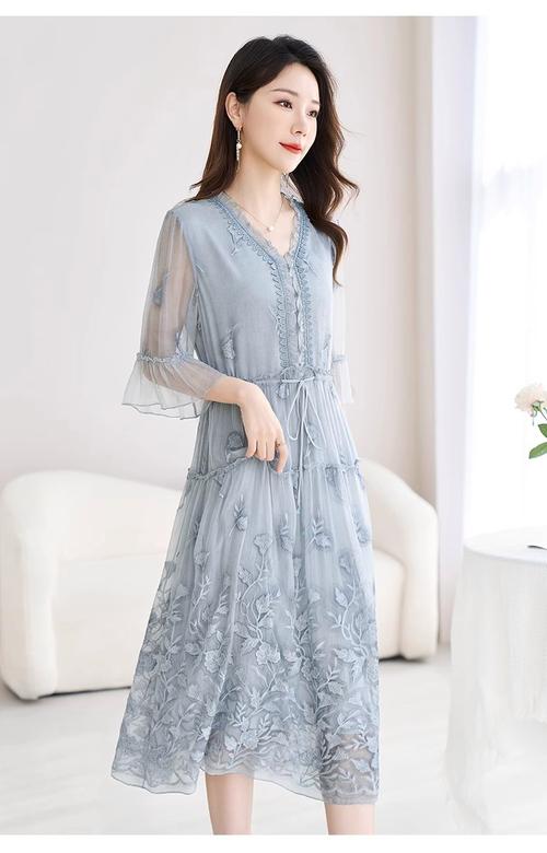 夏季中长款连衣裙选款有哪些技巧?-图2 夏季中长款连衣裙选款有哪些技巧?-图2