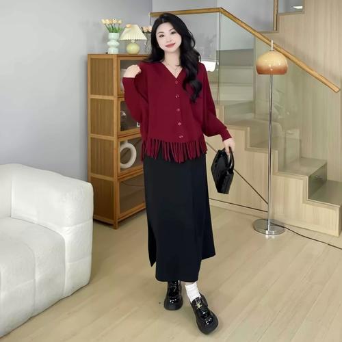 40岁微胖怎么穿显瘦?搭配技巧有哪些?-图1 40岁微胖怎么穿显瘦?搭配技巧有哪些?-图1