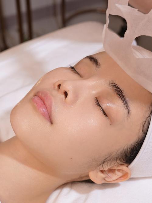 汗蒸时脸上护肤品能用吗?-图1 汗蒸时脸上护肤品能用吗?-图1