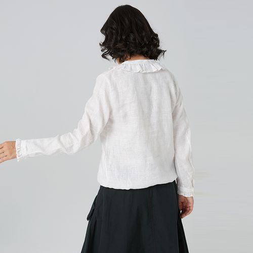 白色秋款女装有哪些流行款式？-图2