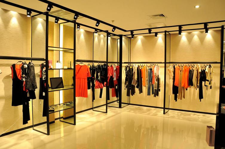长款女装陈列技巧有哪些？-图1