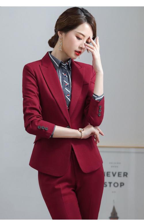 职业女装定制如何塑造美女形象？-图2