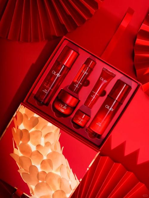 2025最火护肤品是哪些？到底怎么选？-图1