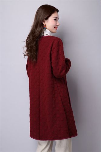 新款红色波点外套，显瘦百搭吗？-图2