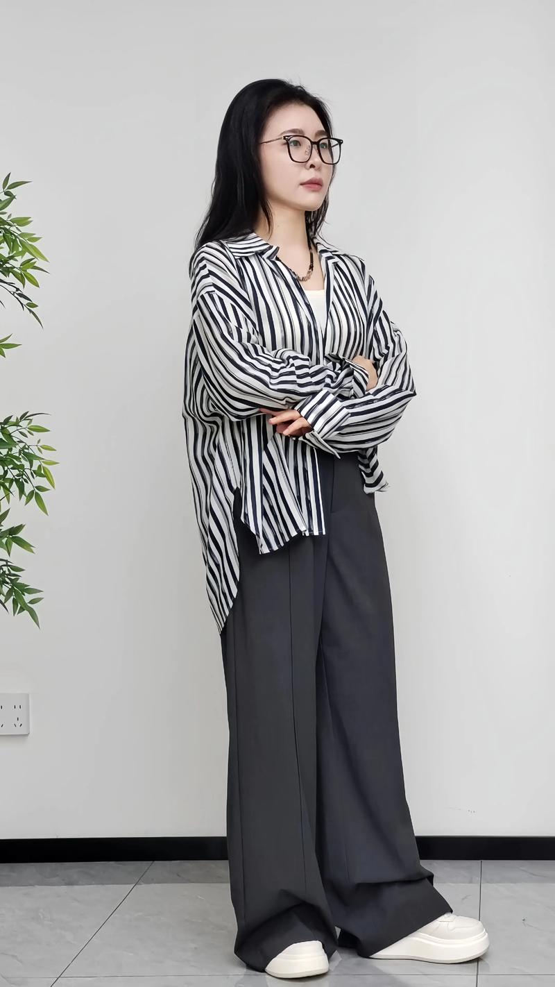 秋水伊人女装门店查询-图3