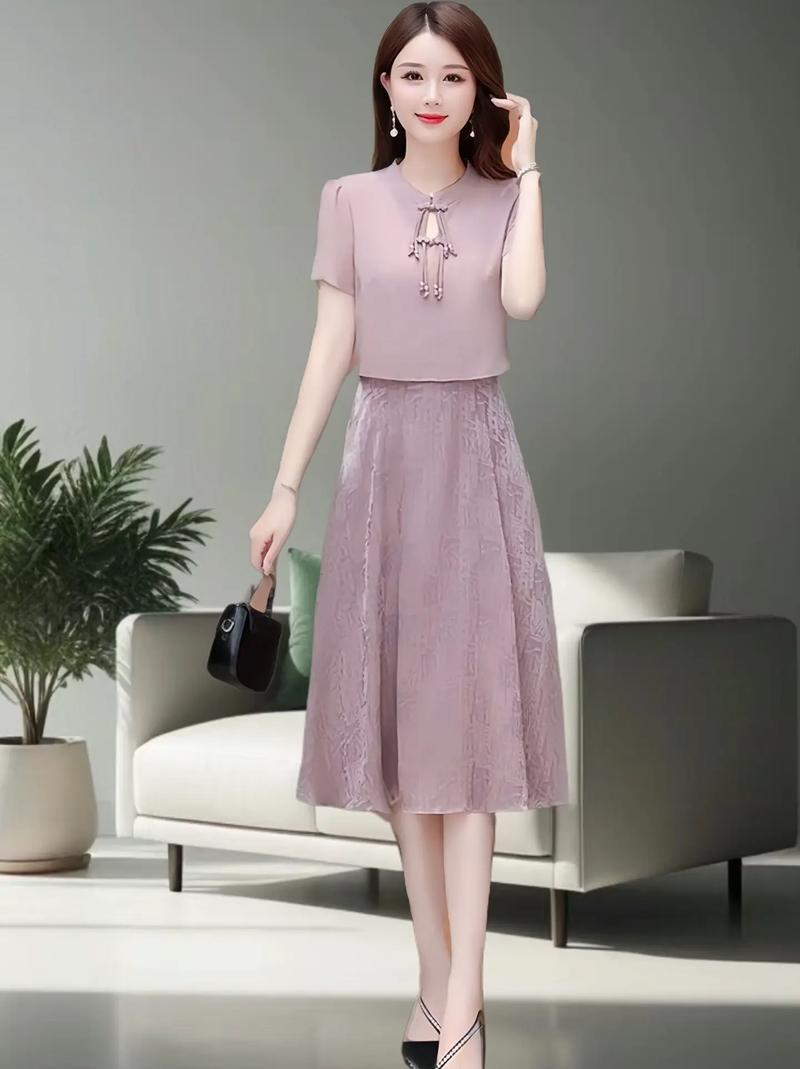 夏季时尚女装,模特图片如何搭配更吸睛?-图3 夏季时尚女装,模特图片如何搭配更吸睛?-图3