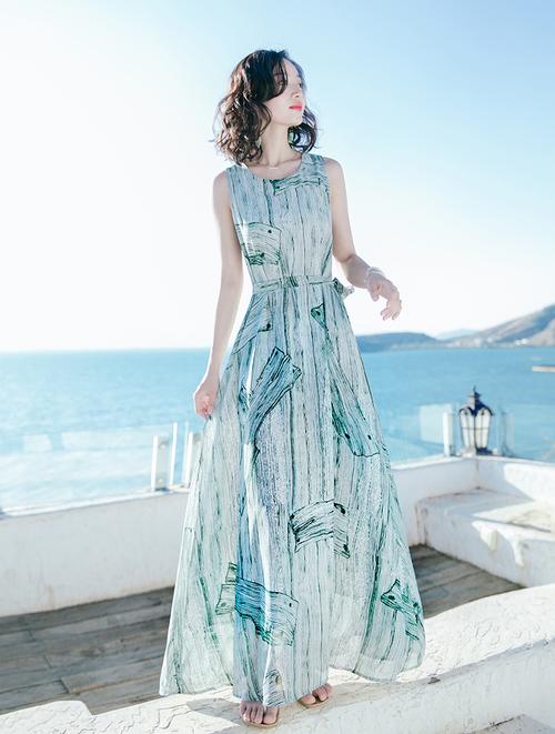 国际品牌女装夏季服装有哪些流行趋势？-图2