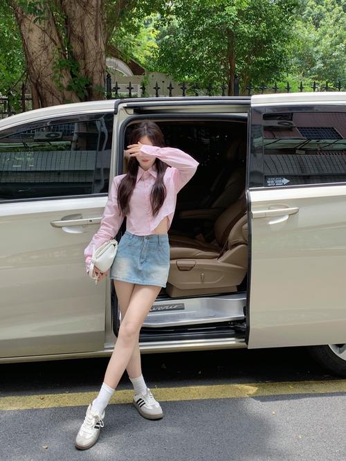 短款女装长袖内搭适合哪些身材？-图3