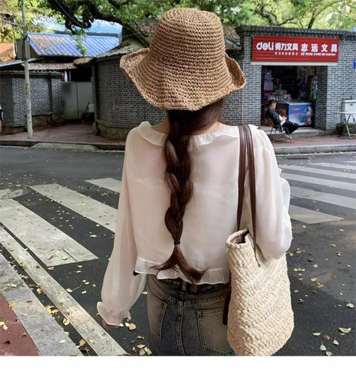 夏季新款白色女装外搭怎么选？-图1