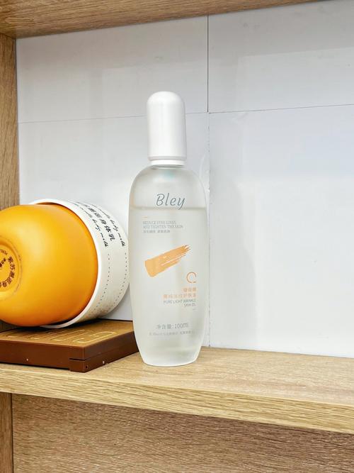 身体干燥该抹什么护肤品？-图1