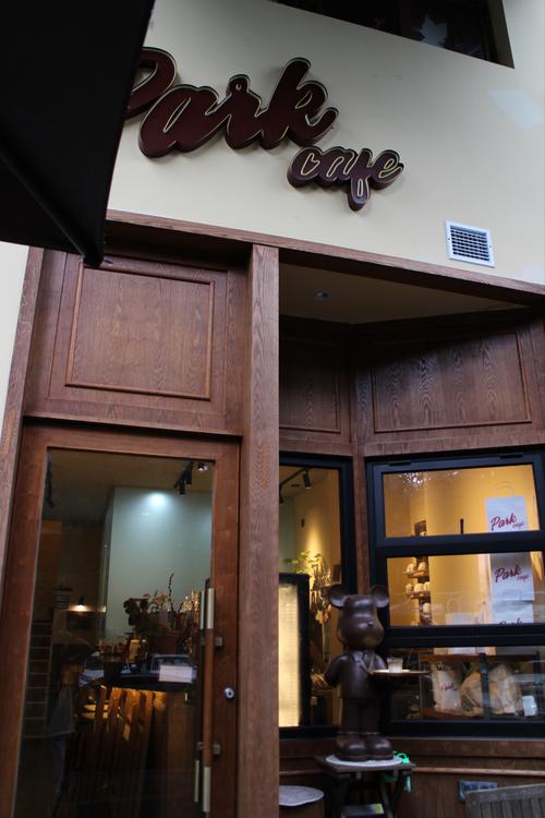 女装小店门面复古图,如何打造独特复古风?-图3 女装小店门面复古图,如何打造独特复古风?-图3