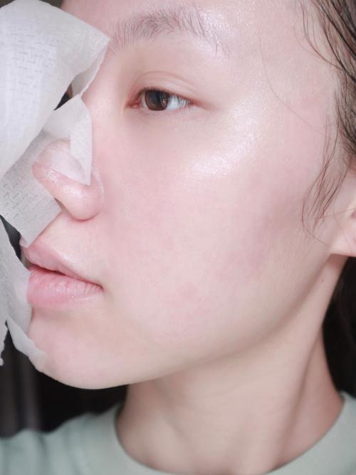 护肤品涂完脸黏怎么办？-图2