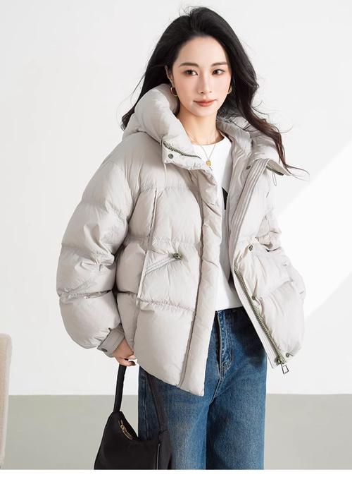 韩版女装2025冬款，主打什么风格？-图1