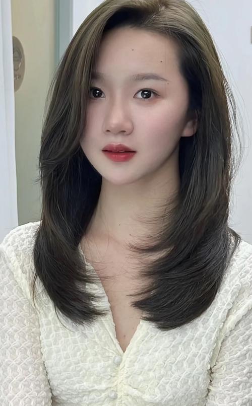 女装发型图片，哪种风格最惊艳？-图1