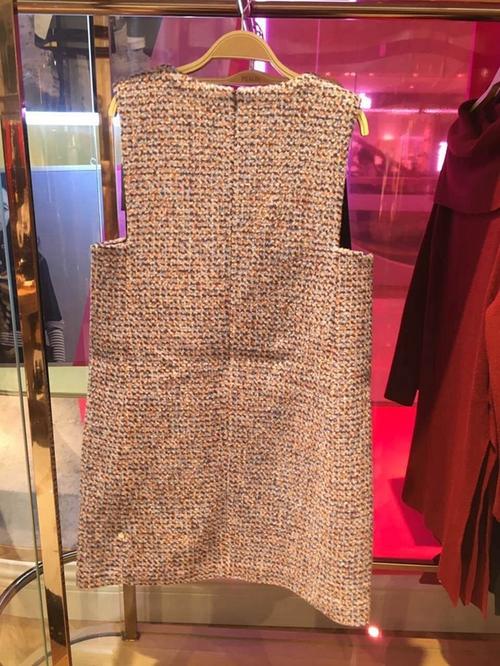 太平鸟女装毛呢连衣裙怎么样？-图1