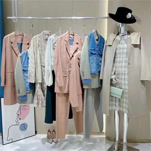 小虫女装是哪个地区的品牌？-图1