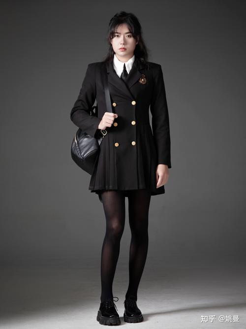 哪些男模曾穿女装登台？-图2