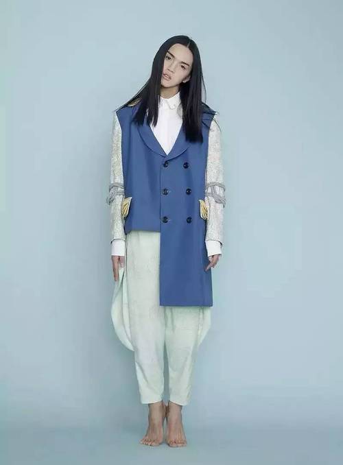 哪些男模曾穿女装登台？-图3