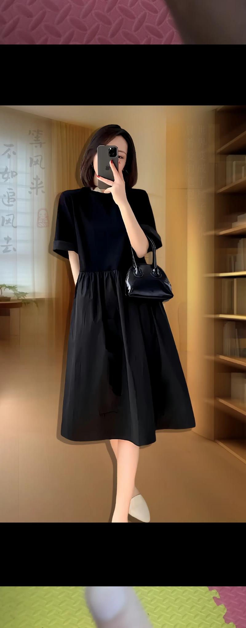 黑裙怎么搭才时髦？-图2