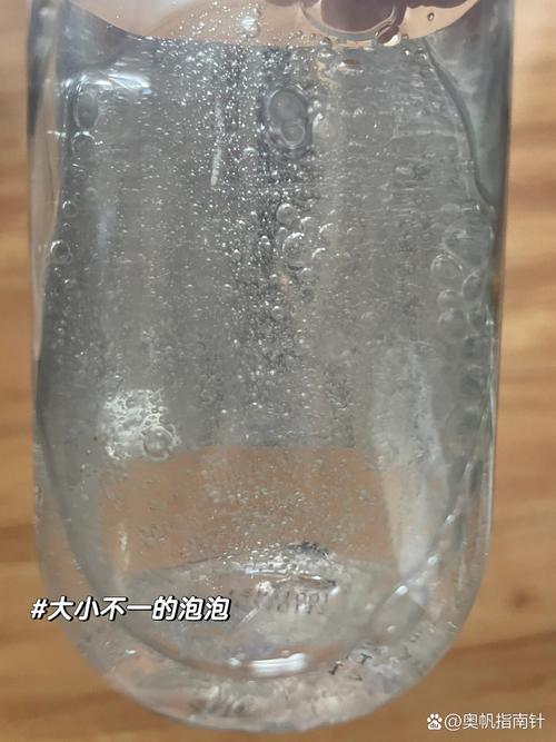 护肤水摇晃后泡沫多正常吗?-图2 护肤水摇晃后泡沫多正常吗?-图2