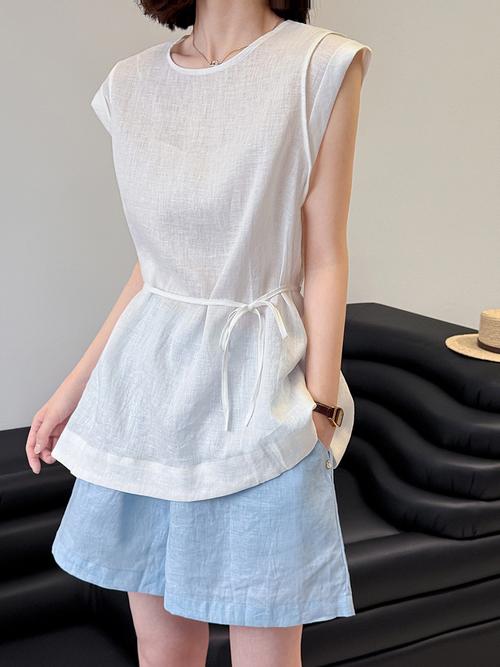 夏天女装无袖衬衫怎么选才显瘦又百搭？-图3