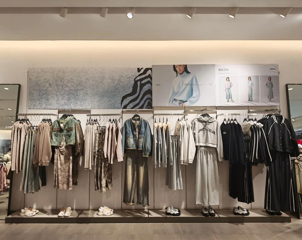 以纯休闲女装图片有哪些风格?-图1 以纯休闲女装图片有哪些风格?-图1