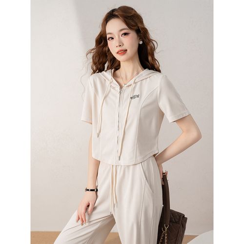女装休闲淑女套装品牌怎么选?-图2 女装休闲淑女套装品牌怎么选?-图2