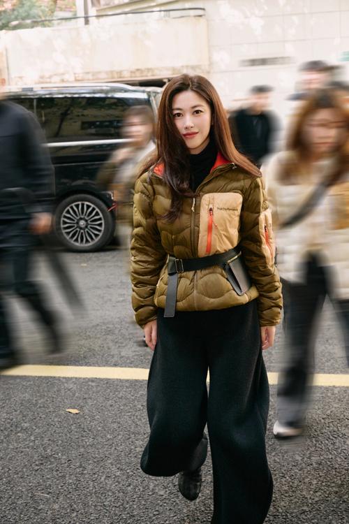 冬天女装搭配怎么选才时尚?-图1 冬天女装搭配怎么选才时尚?-图1