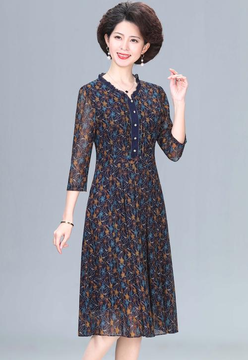 新款中老年夏装女装裙，如何选显瘦又舒适？-图3