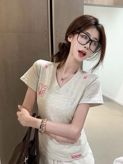 韩国女装T恤图片有哪些风格推荐？-图1