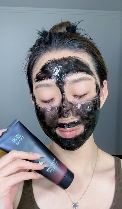 敷面膜后擦祛痘膏会搓泥吗？-图1