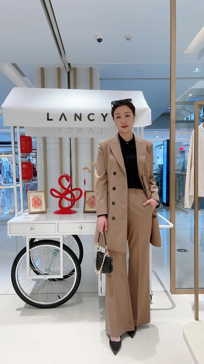 国际时尚职业女装品牌，如何定义时尚？-图2