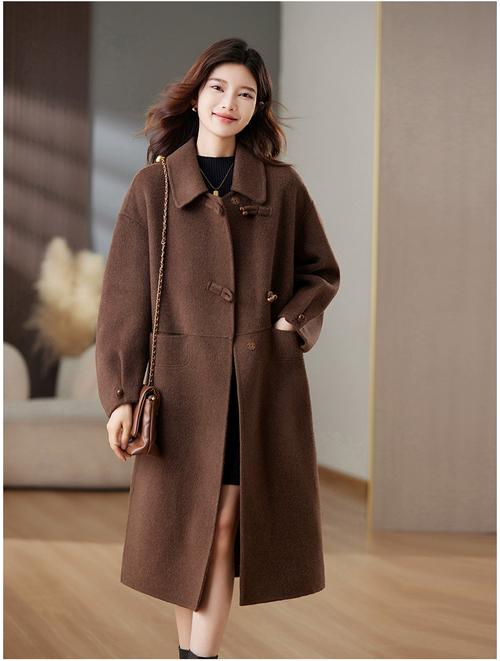冬季羊绒大衣品牌怎么选？-图2
