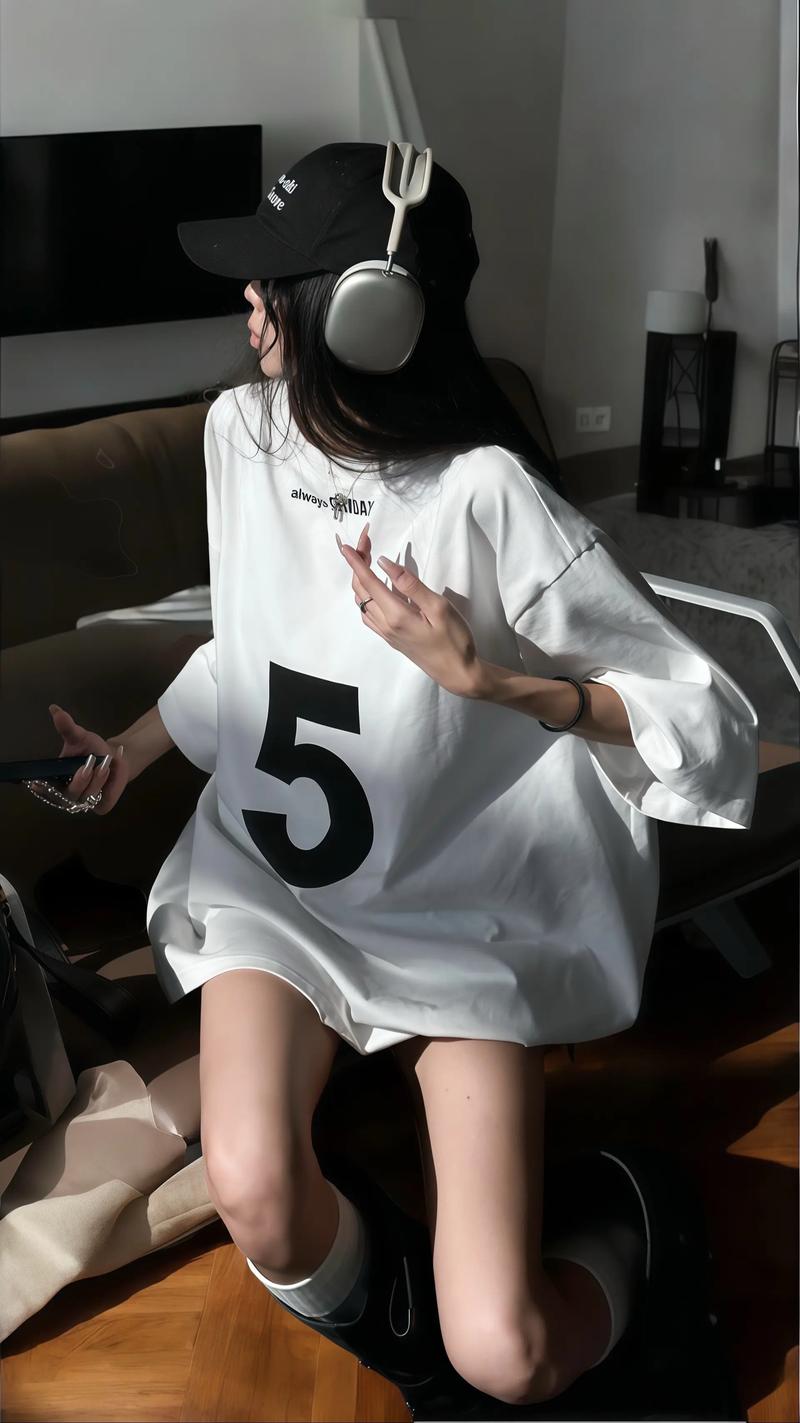 新款夏女装图片，哪款更吸睛？-图1