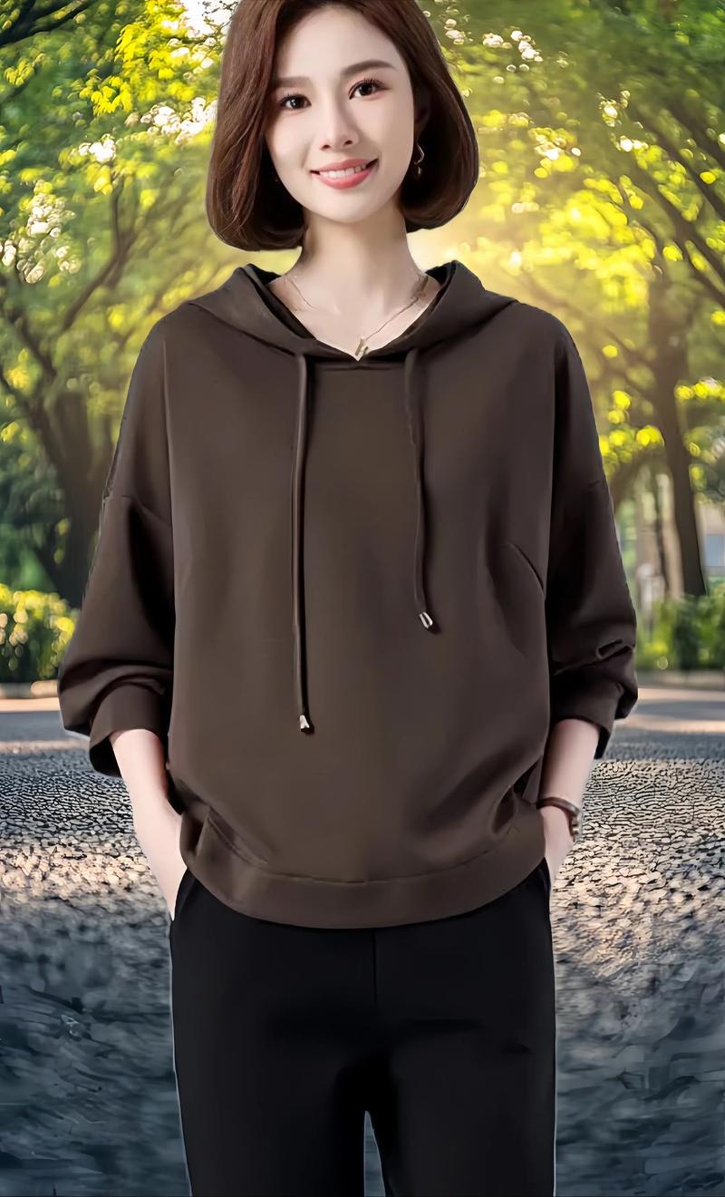 秋季中年女装新款,休闲舒适选款指南?-图1 秋季中年女装新款,休闲舒适选款指南?-图1