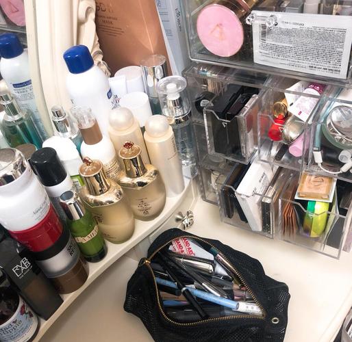 陈乔恩梳妆台护肤品都有哪些宝藏?-图1 陈乔恩梳妆台护肤品都有哪些宝藏?-图1