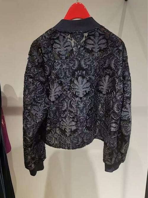 雅莹女装2025皮草-图1