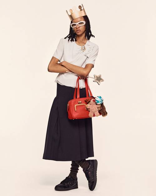 蔻驰2025秋冬女装有何新设计亮点？-图2