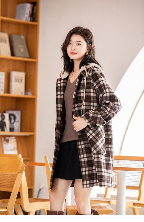 冬季女装格格休闲大衣，如何搭配更出彩？-图1