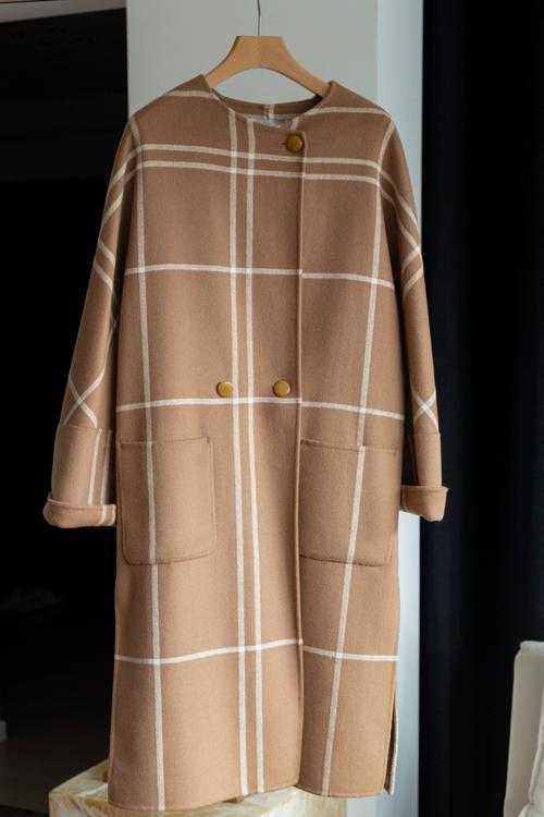 冬季女装格格休闲大衣，如何搭配更出彩？-图3