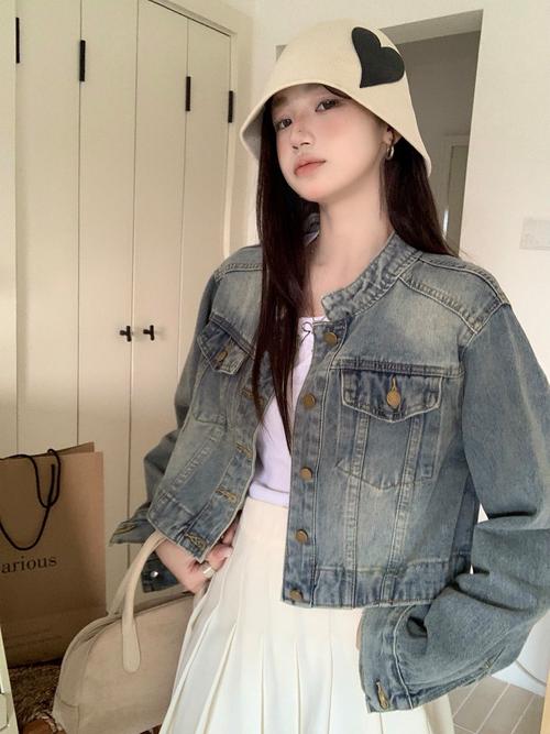 牛仔上衣女装图片欣赏-图3