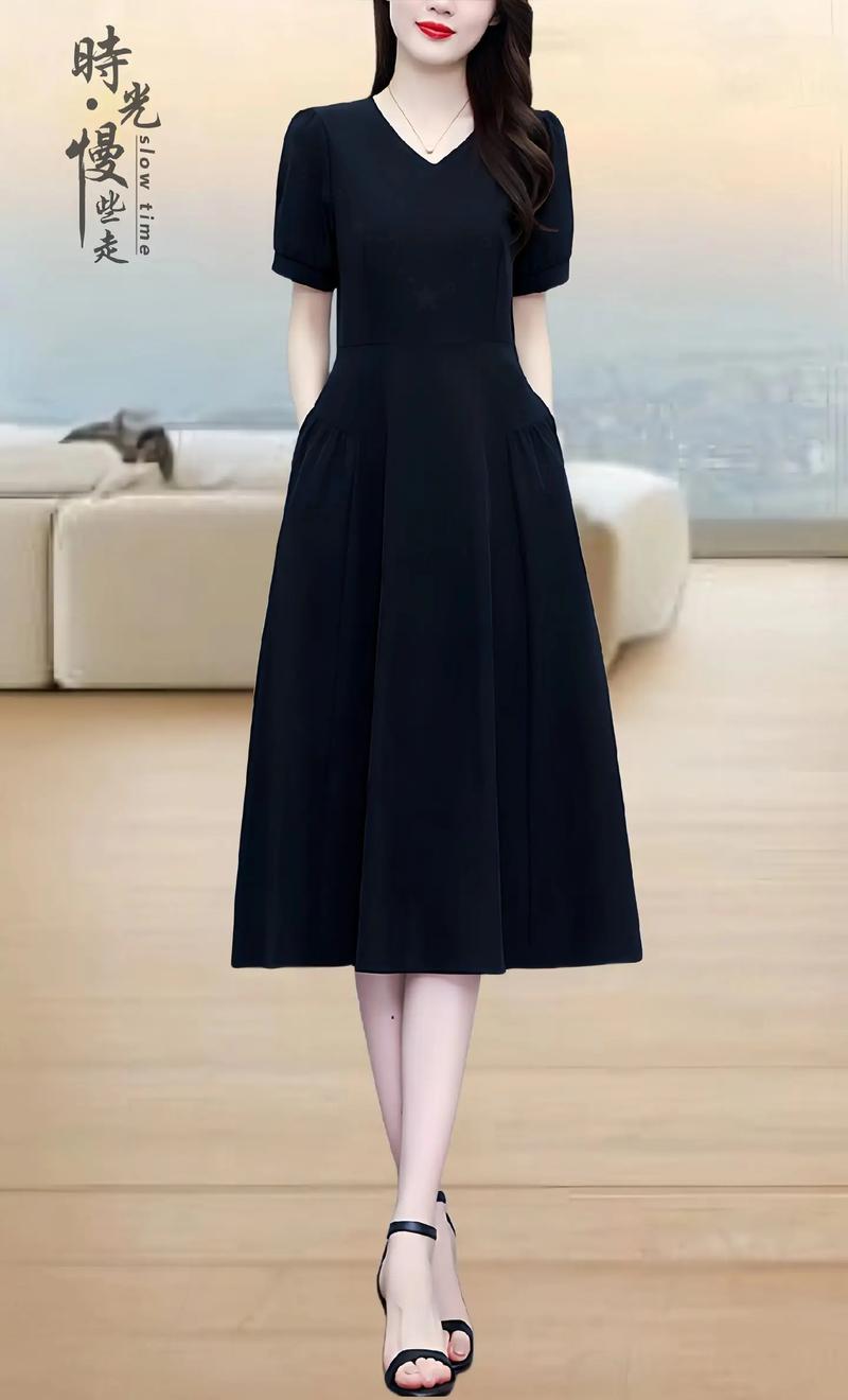 黑色短袖女装怎么搭才好看？-图2