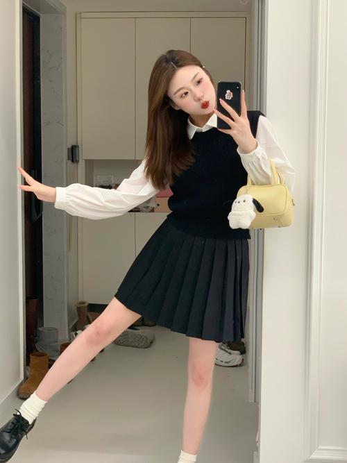 春季女装学生套装,哪种款式最显气质?-图1 春季女装学生套装,哪种款式最显气质?-图1